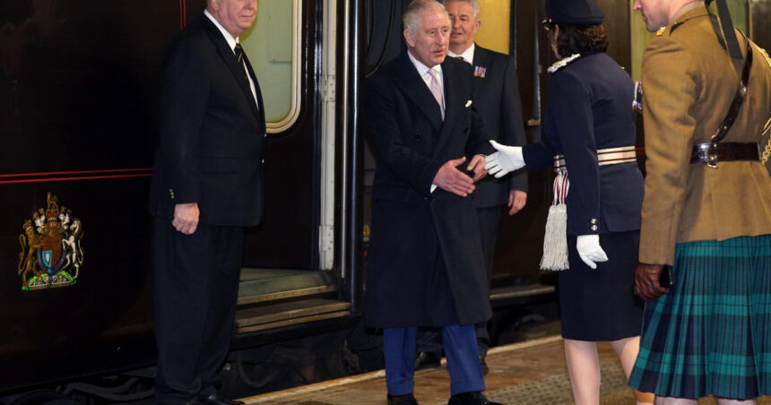 trenul regal britanic retras din cauza costurilor mari de intretinere regele charles al iii lea va folosi elicopterul 6864b01041fb9