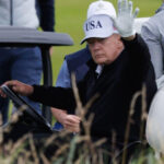 trump pe terenul de golf inaintea intalnirii cu ursula von der leyen agenda discutiilor 688632d34e190