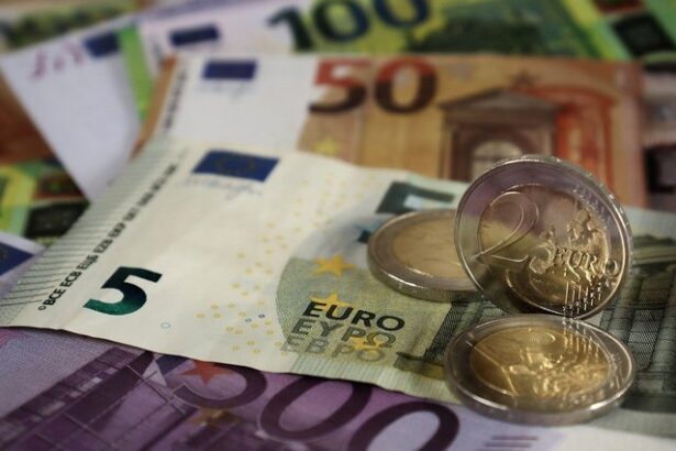 ultima ora o noua taiere sporul de pana la 50 pentru bugetarii care lucreaza la proiecte cu fonduri ue va fi conditionat 6863ad5205932