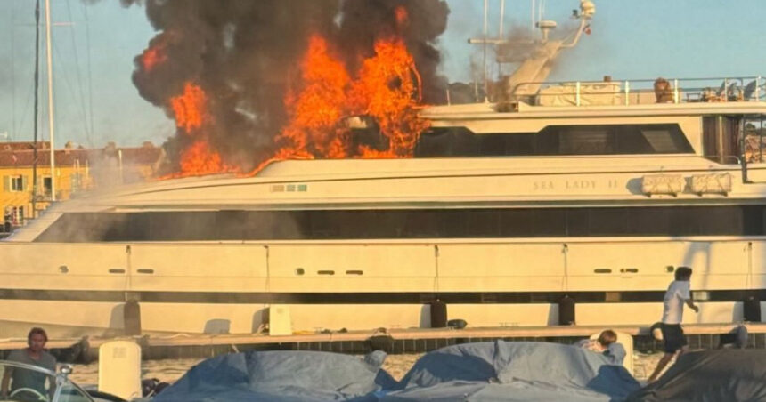 un iaht de lux a luat foc joi seara in portul saint tropez cu cat se inchiria acesta 687101de51462