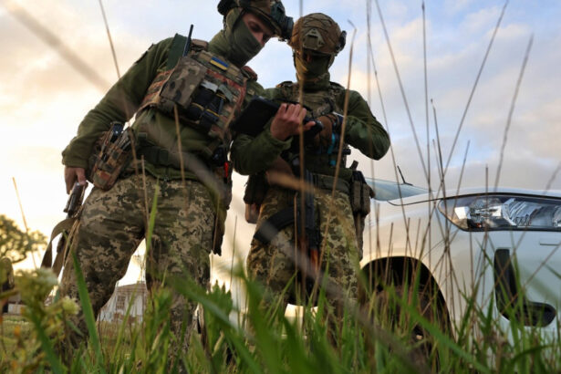 un recrut ucrainean a impuscat doi instructori chiar in timpul antrenamentelor 68791fb8d2aa4