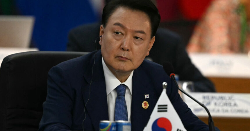 un tribunal sud coreean a emis un nou mandat de arestare pe numele fostului presedinte yoon suk yeol care sunt acuzatiile 686ed6b718683