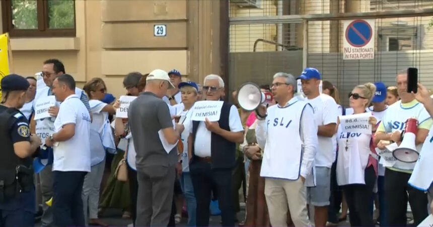 video a doua zi de proteste in fata ministerului educatiei sindicalistii ameninta ca suspenda activitatea didactica 688b392597e88