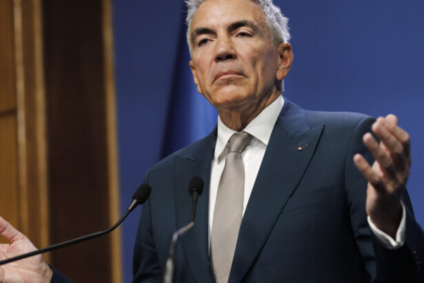 video anastasiu a dezvaluit numele consilierilor din mediul privat care l au deranjat pe grindeanu n au acces la informatii confidentiale 687fcbe91e618