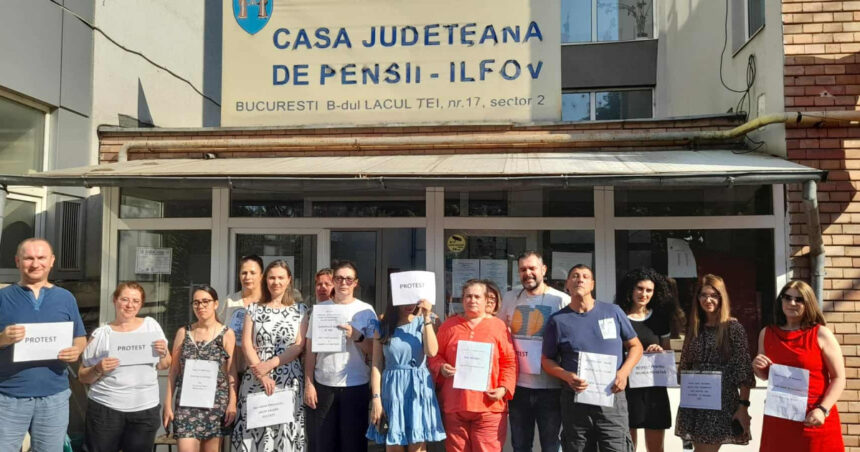 video angajatii de la casele de pensii si ministerul investitiilor europene protesteaza marti fata de taierea veniturilor 686cc4283b890