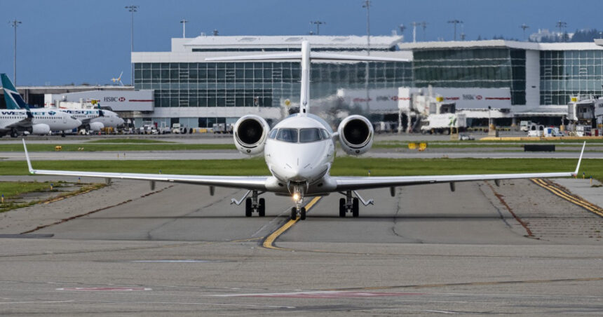 video aterizare de urgenta a unui avion american cu destinatia amsterdam 25 de persoane au fost ranite din cauza turbulentelor puternice 688b20416af49