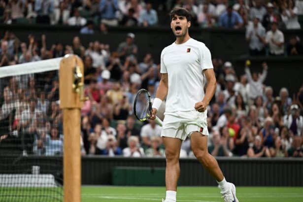 video carlos alcaraz continua cursa spre un nou trofeu la wimbledon ceva emotii insa in meciul cu andrei rublev 686b66fdabc2e