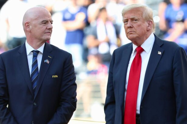 video ce linguseala ce i a dat infantino lui trump la festivitatea de premiere in fata lumii 6874d63bae58a