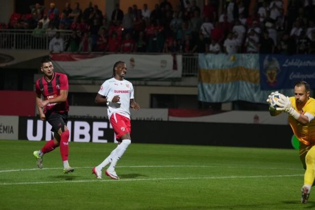 video cum s au descurcat la debut cele patru nume noi de la dinamo notele primite de musi armstrong kyriakou si karamoko 68761d48001ff