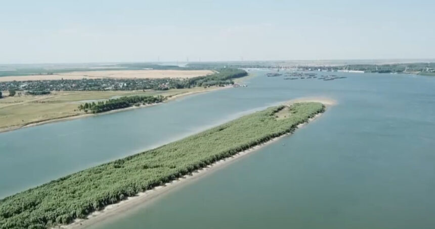 video efectele secetei asupra dunarii debit la jumatate fata de normal restrictii in traficul naval nisipul a castigat teren 68635e90ab2f1