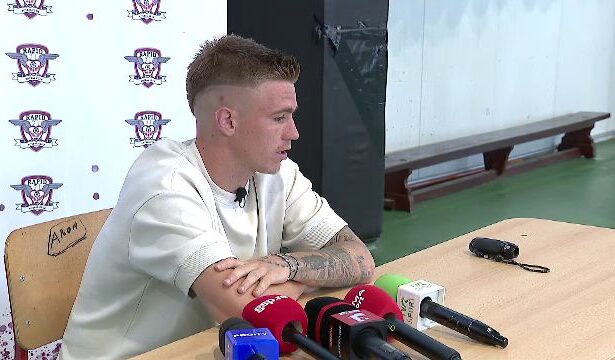 video exclusiv claudiu petrila profesor pentru o zi copiii l au intrebat direct ce parere ai despre plecarea lui cristi sapunaru 687a85b262d9a