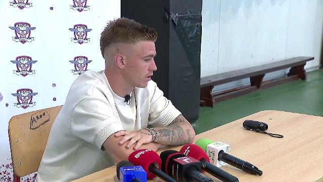 video exclusiv claudiu petrila profesor pentru o zi copiii l au intrebat direct ce parere ai despre plecarea lui cristi sapunaru 687a85b262d9a