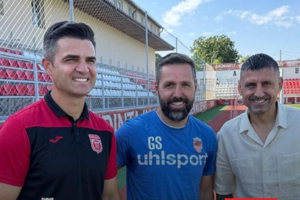 video in urma cu o saptamana a jucat la cs tunari impotriva lui dinamo acum a jucat impotriva lui cs tunari la cs dinamo 687241503b0ff