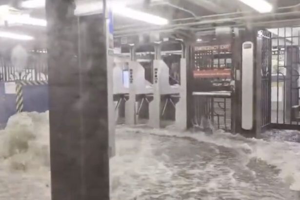 video inundatii la new york metroul si strazile metropolei americane sub ape dupa ploi puternice 68762bbec66e8