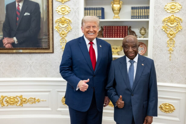 video moment jenant pentru trump l a felicitat pe presedintele liberiei pentru nivelul englezei sale desi este limba oficiala a tarii 686f5c4e0b28c