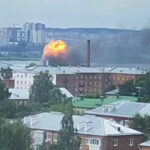 video momentul in care dronele ucrainene lovesc fabrica rusa de aparare aeriana din ijevsk explozii incendii decese si raniti 6863c4a2e6797