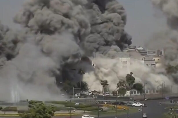 video momentul in care israelul bombardeaza ministerul apararii din damasc a fost surprins in direct de catre o televiziune 6877c09b40aa7