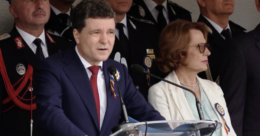 video nicusor dan catre absolventii de la academia de politie increderea romanilor in stat vine din increderea in interfata lui 6889c7e0b120b