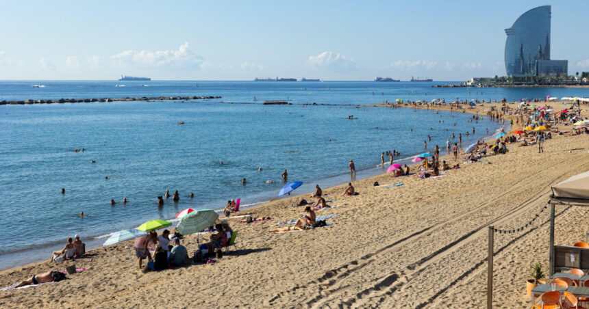 Noile reguli de călătorie în Spania: Ce trebuie să știe turiștii pentru a evita amenzi de până la 3.000 euro. 1 video noile reguli de calatorie in spania la ce trebuie sa fie atenti turistii pentru a nu si strica vacanta amenzi pana la 3 000 euro 687c79c186bf5