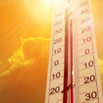 video o masa de aer dinspre africa aduce temperaturi de foc in europa 44 de grade in grecia canicula revine si in romania ce ne asteapta 687bd143137a2