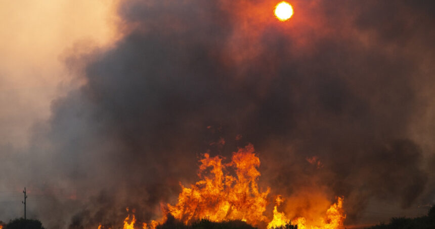 video romania trimite un elicopter black hawk in bulgaria sunt peste 100 de incendii de vegetatie in tara vecina 688724e1cab09