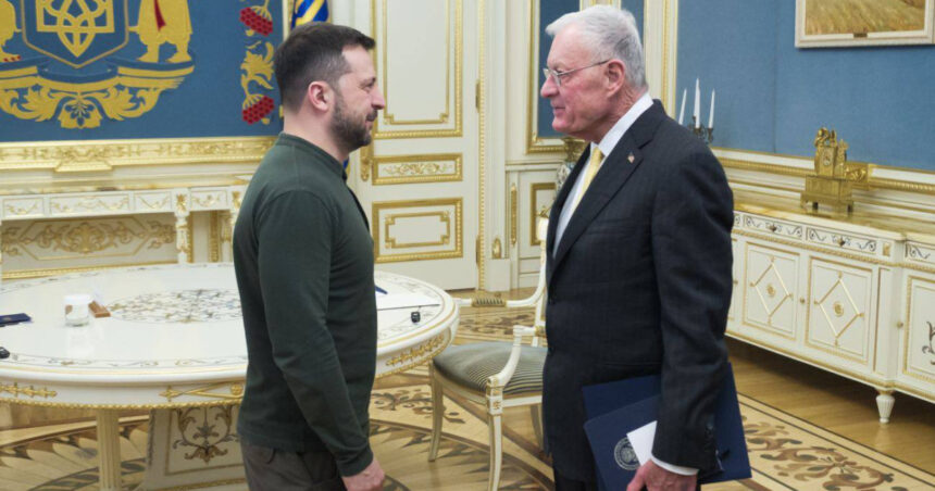 video trimisul special al lui donald trump a ajuns la kiev ce subiecte va discuta generalul american in saptamana in care va sta in ucraina 6874d2e2aab61