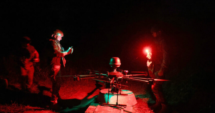 video un militar ucrainean face o demonstratie despre cum sunt folosite dronele vampire in zonele de frontiera 688710a04e713
