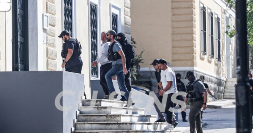 video vladimir plahotniuc si constantin tutu au fost adusi in catuse la instanta din grecia 6883e4338f62d