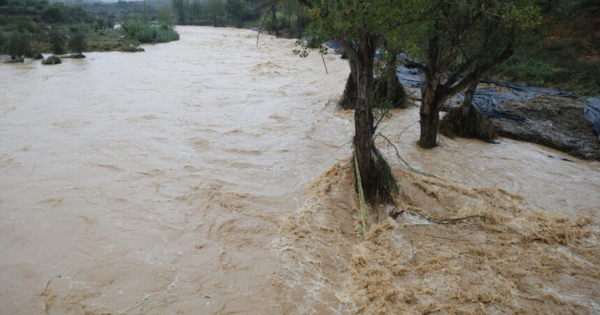 video vreme extrema in spania cod rosu si portocaliu de furtuni mai multe zone se confrunta cu inundatii puternice 6883971e9fe0b