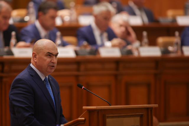 videofoto bolojan in parlament sunt un premier cu mandatul pe masa daca nu se pun in practica masurile nu voi mai fi premier venim si cu al doilea pachet pana la finele lunii 686be76aeeacc