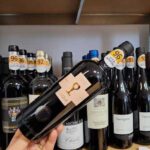 vinul zilei un primitivo intens si catifelat cu note de prune afumate cafea si ciocolata ideal alaturi de vanat sau branzeturi maturate cotat cu 96 puncte luca maroni 6870ab299087b