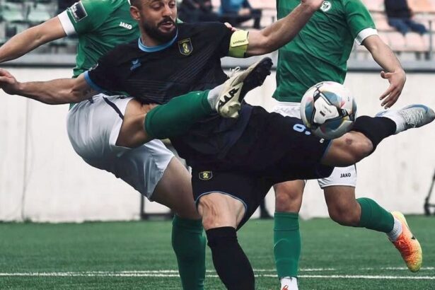 a fugit din tara dupa ce a semnat un club din superliga e in razboi cu atacantul si cere daune la fifa sa plateasca 689b5b93e905e