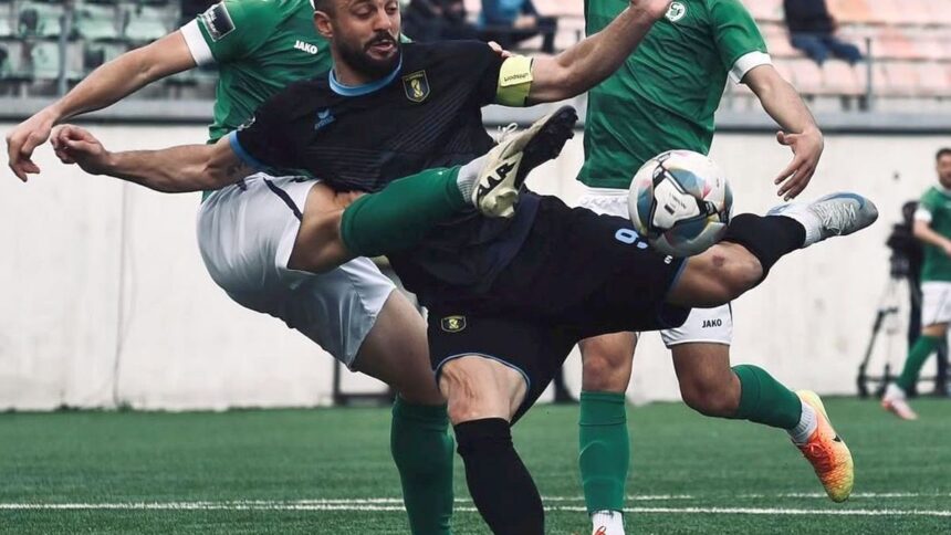 a fugit din tara dupa ce a semnat un club din superliga e in razboi cu atacantul si cere daune la fifa sa plateasca 689b5b93e905e