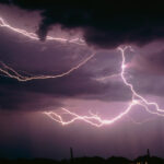 Alertă în Hunedoara. Cod roșu de averse torențiale, vijelii și grindină în cinci localități din județ 2 alerta in hunedoara cod rosu de averse torentiale vijelii si grindina in cinci localitati din judet 6892450693303