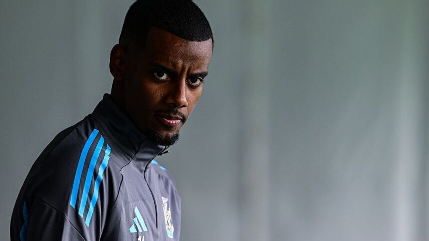 alexander isak a parasit o pe newcastle si se antreneaza cu real sociedad 688d9ff33fb9e