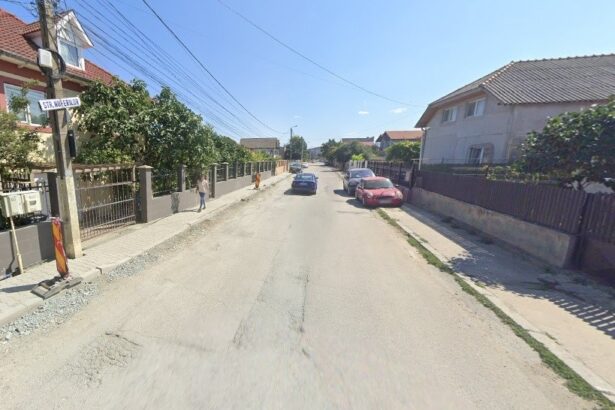 au dat in judecata primaria pentru ca vrea sa i evacueze de pe un teren care nu le apartine dar pe care il folosesc de peste 15 ani 68b226b0cd058