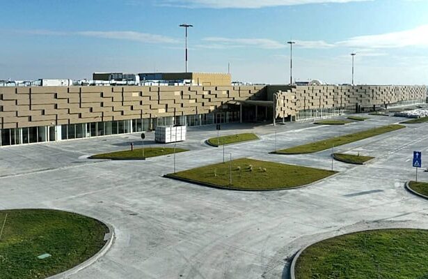 cartoful fierbinte al modernizarii aeroportului mk dosarul penal plimbat de la dna bucuresti la dna constanta si declinat la parchetul judecatoriei constanta 6891dc16f3bf6