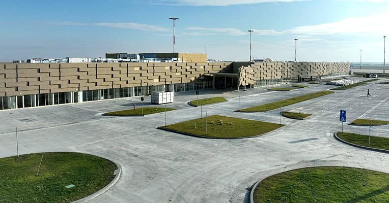 cartoful fierbinte al modernizarii aeroportului mk dosarul penal plimbat de la dna bucuresti la dna constanta si declinat la parchetul judecatoriei constanta 6891dc16f3bf6