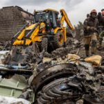 cel putin sase morti dupa ce un avion s a prabusit intr o zona de case de la periferia orasului nairobi kenya 6894e763740b2