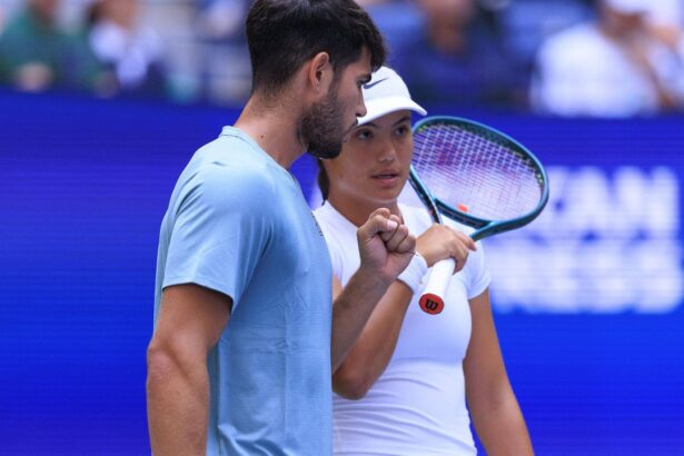 cineva isi musca limba doua lucruri halucinante intamplate in noua proba de dublu mixt de la us open 68a82f2da2c02
