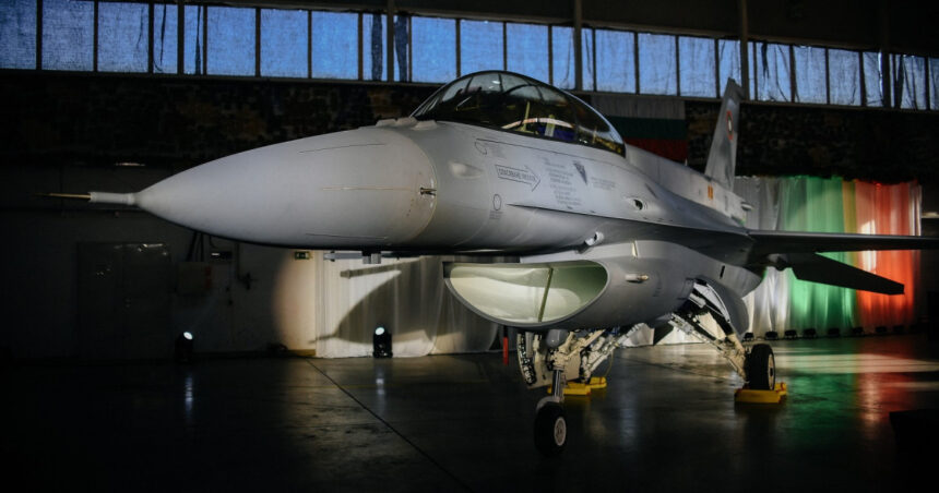 de ce bulgaria a primit doar doua avioane de lupta f 16 de la americani iar unul dintre ele este deja defect 68aa06ae70833