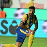 de pe tunel ma iau paul papp a rabufnit la finalul meciului cu u cluj suntem la fotbal manca v as gura voastra 6897bef0558b1