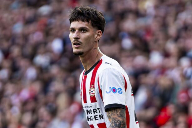 dennis man poate deveni colegul unui fost star al lui man united barcelona si atletico 68aeae0b6b33c