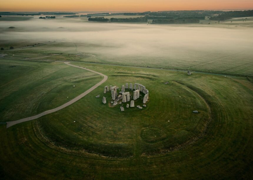 dintii unei vaci ofera indicii despre transportul pietrelor de la stonehenge 68adc0db1f90b