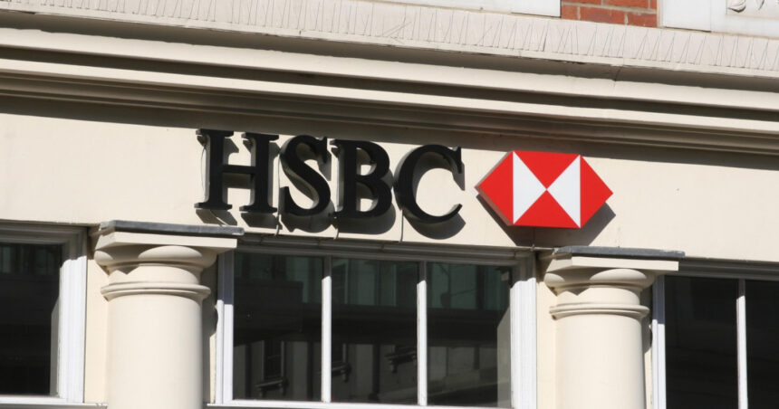 divizia elvetiana a hsbc a inchis conturile a peste 1 000 de clienti bogati din orientul mijlociu dupa cazuri de spalare a banilor 68ac04418b083