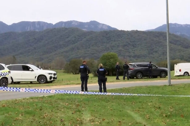 doi politisti impuscati mortal un al treilea grav ranit in australia suspectul e cautat de politie 68addbb3230a6