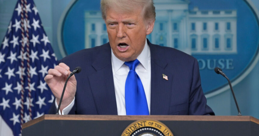 donald trump tine lumea cu sufletul la gura presedintele sua intarzie declaratiile din biroul oval anuntate initial de la ora 1900 68a8a35504ff2