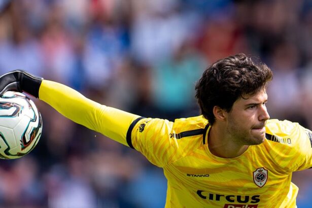 dupa inceputul dezastruos de sezon manchester united vrea sa l aduca pe noul courtois 68ad78ab03709