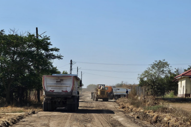 echipele sc drumuri judetene sa au actionat pe mai multe tronsoane in aceasta saptamana au inceput lucrarile pe dj 392 vanatori pecineaga 68aaca38f3aa0