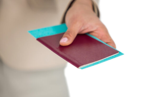 experienta unei romance stabilite de 12 ani in strainatate permis de conducere in 45 de minute si pasaport in 20 direct la aeroport 68b020247571e